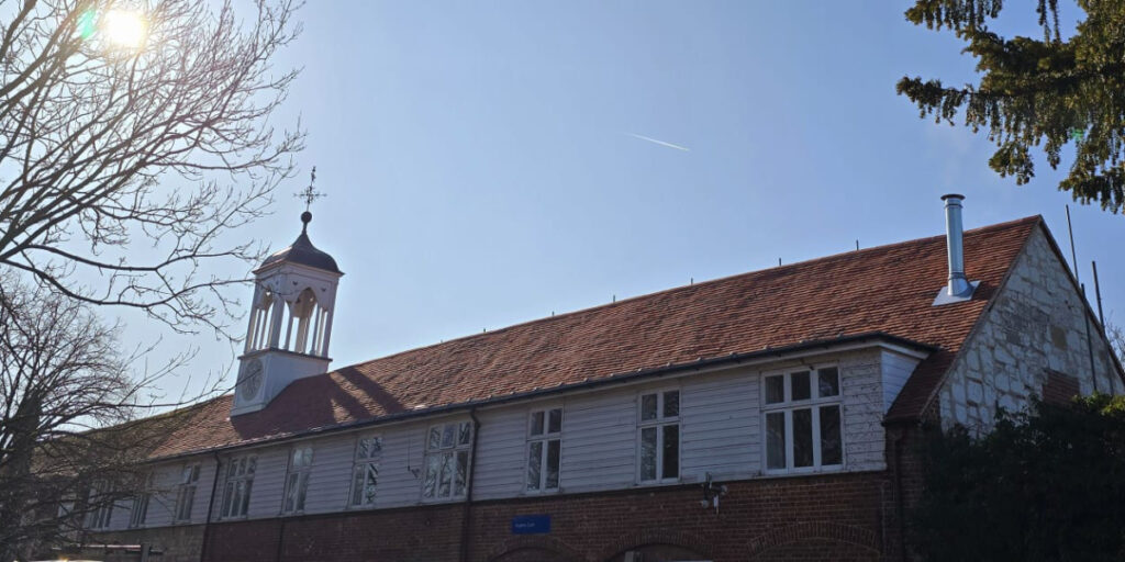Use of plain clay roof tiles at Bisham Abbey